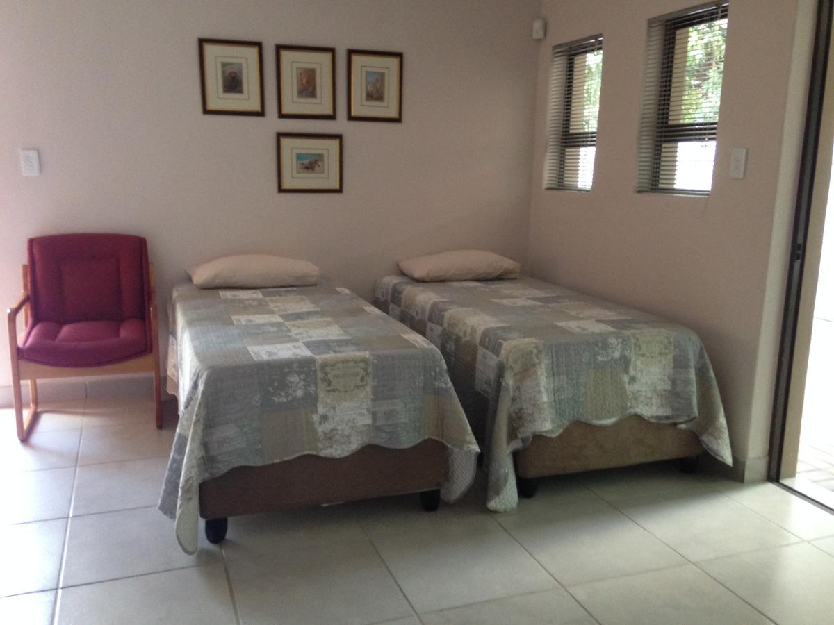 פאלאבורווה Impala Chalets מראה חיצוני תמונה