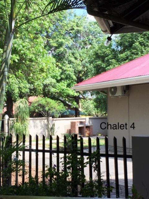 פאלאבורווה Impala Chalets מראה חיצוני תמונה